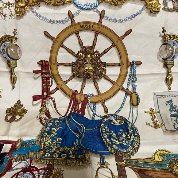 HERMES❤️🌟 “MUSEE” SILK SCARF HAND-ROLLED EDGES COMES W/ BOX ⭐️ - Picture 3 of 8